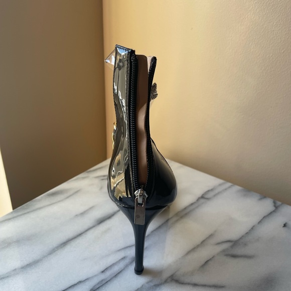 Black & Silver butterfly sandal with gold ankle chain. Stylish & sexy. NWOT - Picture 13 of 14